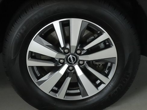 Used 2022 Nissan Pathfinder SL AWD/4WD image 10