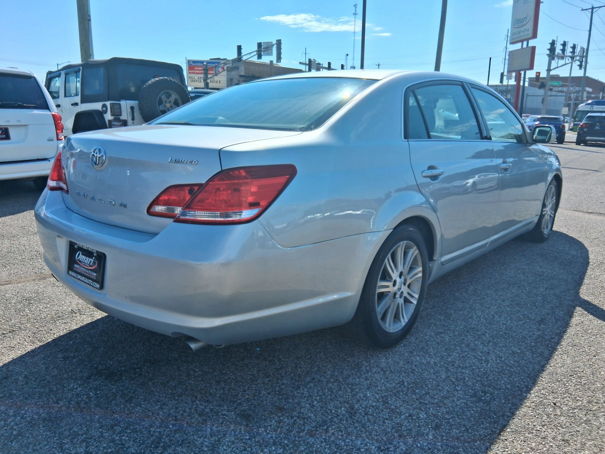 Used 2005 Toyota Avalon Touring FWD image 5