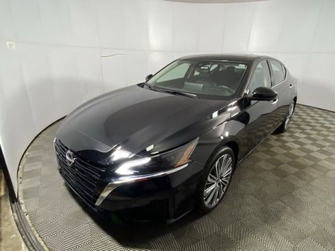 Used 2024 Nissan Altima 2.5 SL image 3