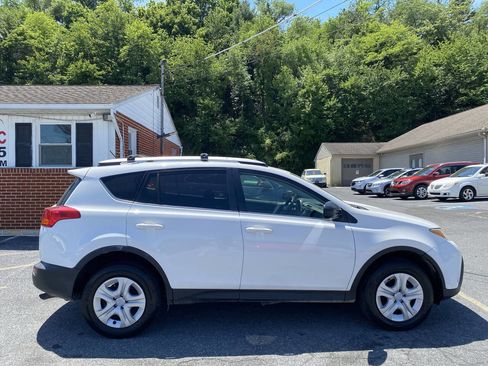 Used 2015 Toyota RAV4 LE FWD image 4