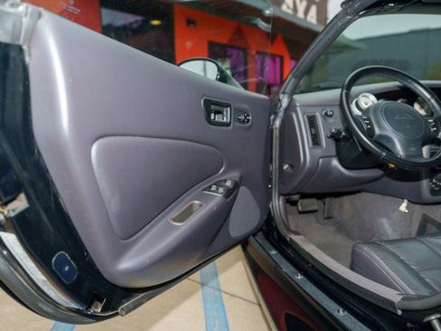 Used 2000 Plymouth Prowler image 9