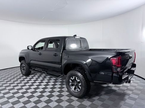Used 2023 Toyota Tacoma SR5 w/ Technology Package image 5