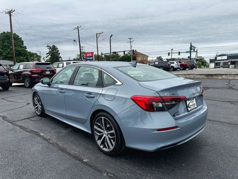 Used 2022 Honda Civic Touring image 4