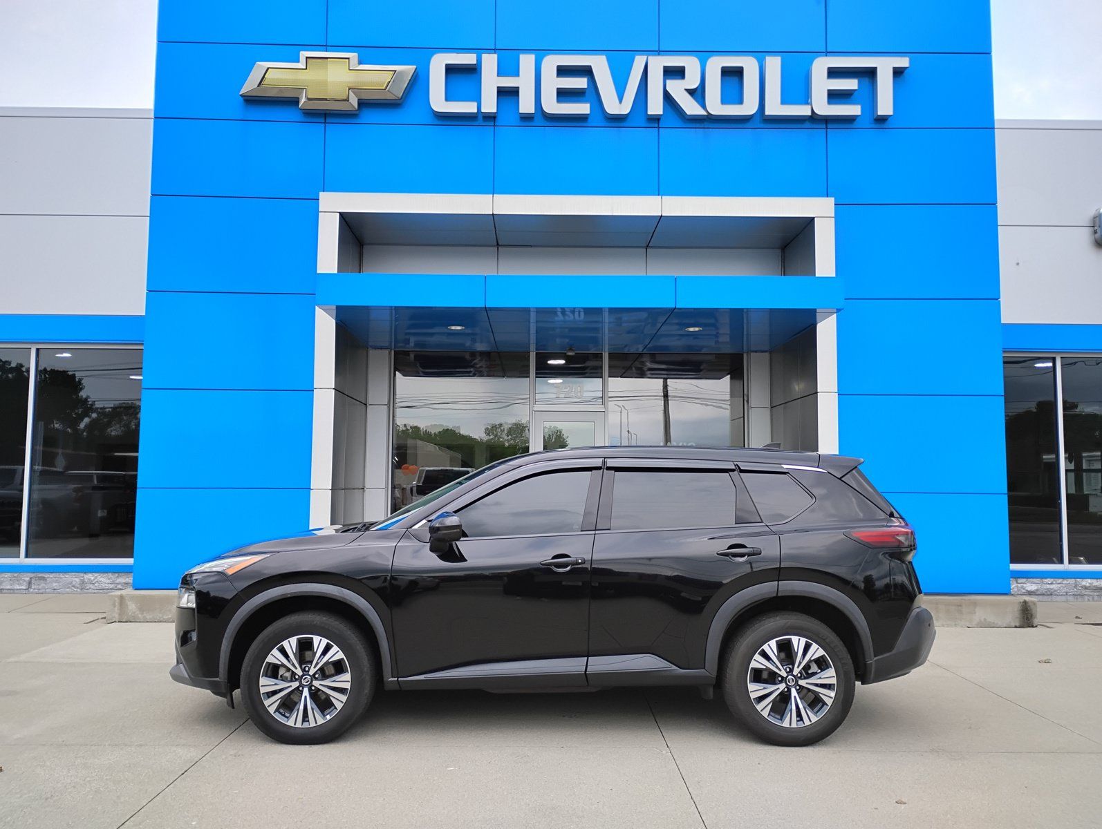 Used 2021 Nissan Rogue SV AWD/4WD image 12