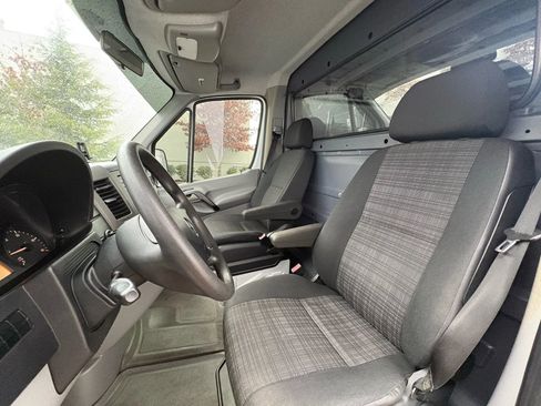 Used 2014 Mercedes-Benz Sprinter 2500 image 10