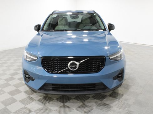 Used 2023 Volvo XC40 B5 Plus w/ Driver Assist Package AWD/4WD image 33