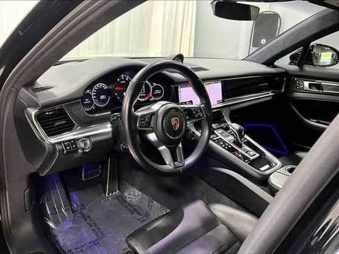 Used 2019 Porsche Panamera GTS image 6