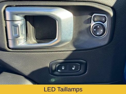 Used 2023 Jeep Gladiator Overland AWD/4WD image 33
