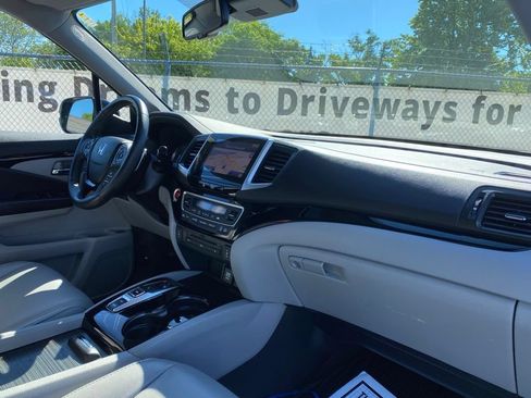 Used 2018 Honda Pilot Touring image 19