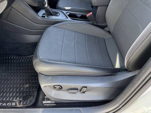 Used 2022 Volkswagen Taos SE FWD image 18