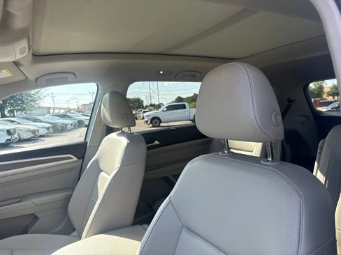 Used 2021 Volkswagen Atlas SEL FWD image 10