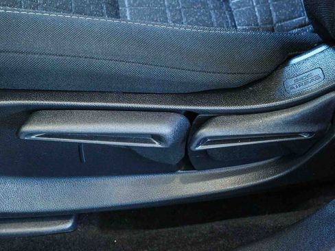 Used 2025 Honda HR-V LX image 27