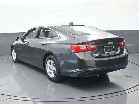 Used 2018 Chevrolet Malibu LS FWD image 4