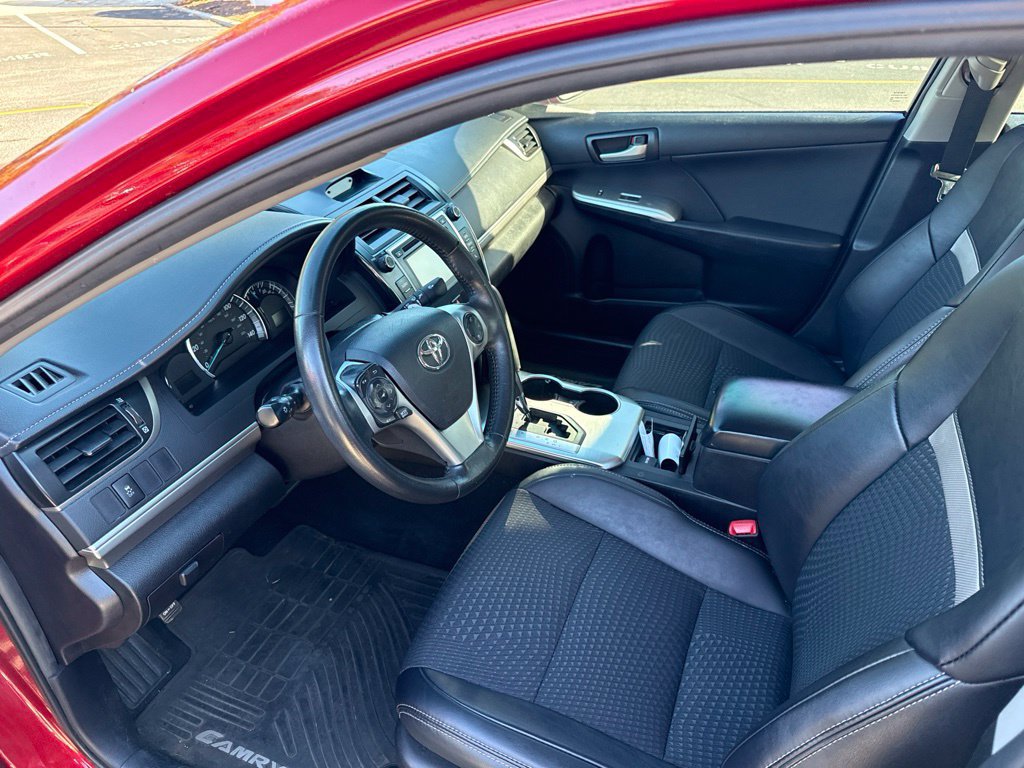 Used 2014 Toyota Camry SE FWD image 10