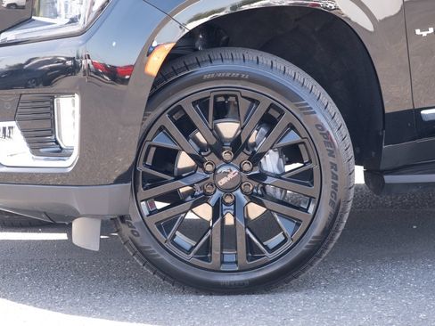 Used 2023 GMC Yukon SLT AWD/4WD image 25