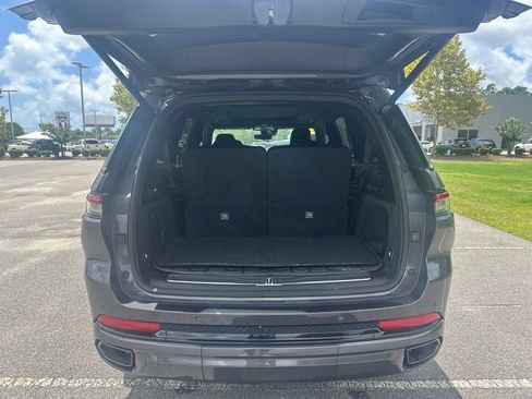Used 2023 Jeep Grand Cherokee L Summit w/ Advanced Protech Group IV AWD/4WD image 9