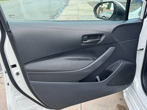Used 2024 Toyota Corolla LE FWD image 21