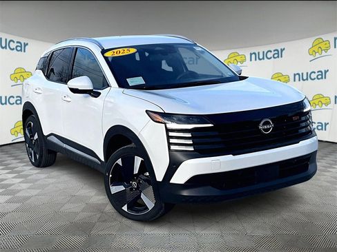 Used 2025 Nissan Kicks SR image 1