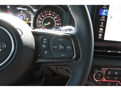 Used 2025 Jeep Wrangler Unlimited Sport AWD/4WD image 19