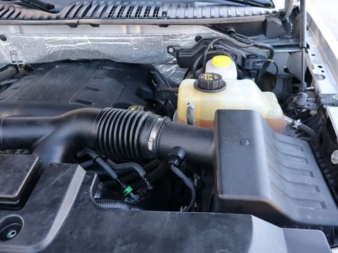 Used 2017 Ford Expedition XLT image 41