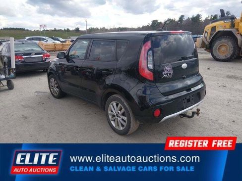 Used 2017 Kia Soul + image 5