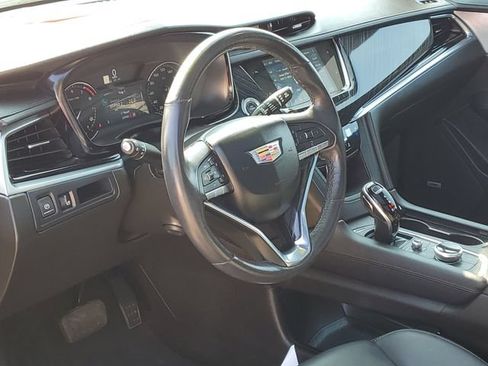 Used 2024 Cadillac XT6 Premium Luxury w/ LPO, Floor Liner Package AWD/4WD image 10