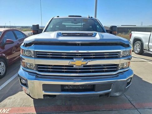 Used 2018 Chevrolet Silverado 3500 LT w/ LT Convenience Package image 6