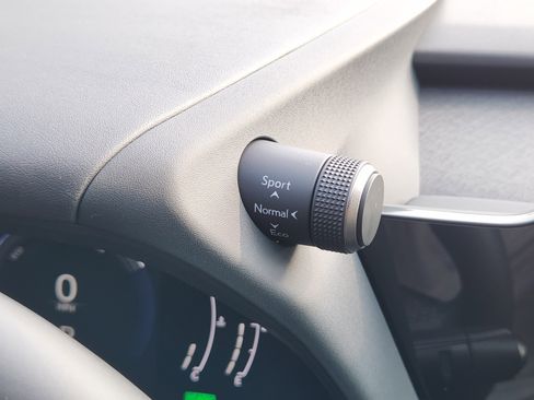 Used 2025 Lexus UX 300h FWD image 36