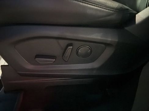 Used 2022 Ford Explorer Limited w/ Limited Technology Package image 30