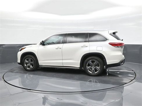 Certified 2019 Toyota Highlander Limited Platinum image 5