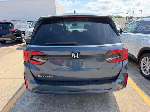 Used 2025 Honda Odyssey EX-L image 3