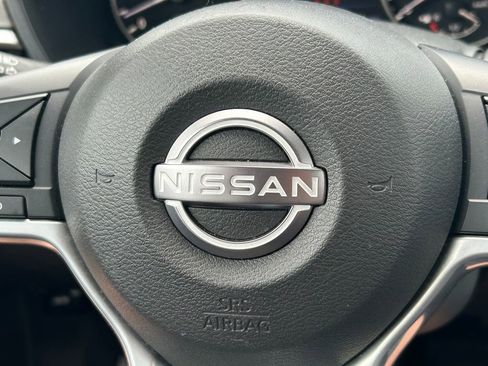 Used 2025 Nissan Altima 2.5 SV FWD image 32