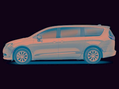 Used 2022 Chrysler Voyager LX image 2