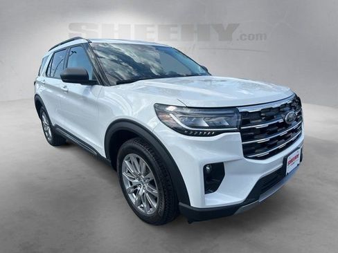 Certified 2025 Ford Explorer Active w/ Active Comfort Package AWD/4WD image 2