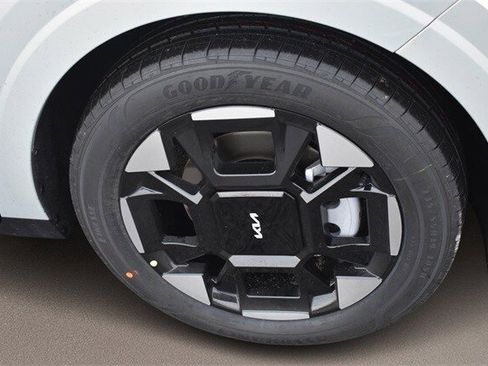 New 2026 Kia Carnival EX image 11