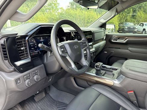 Used 2026 Chevrolet Silverado 1500 LT Trail Boss w/ LT Trail Boss Premium Package AWD/4WD image 21