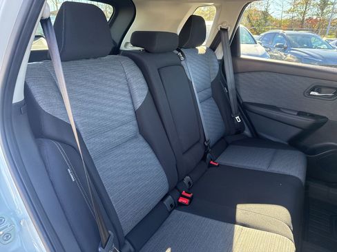 Used 2021 Nissan Rogue SV image 16