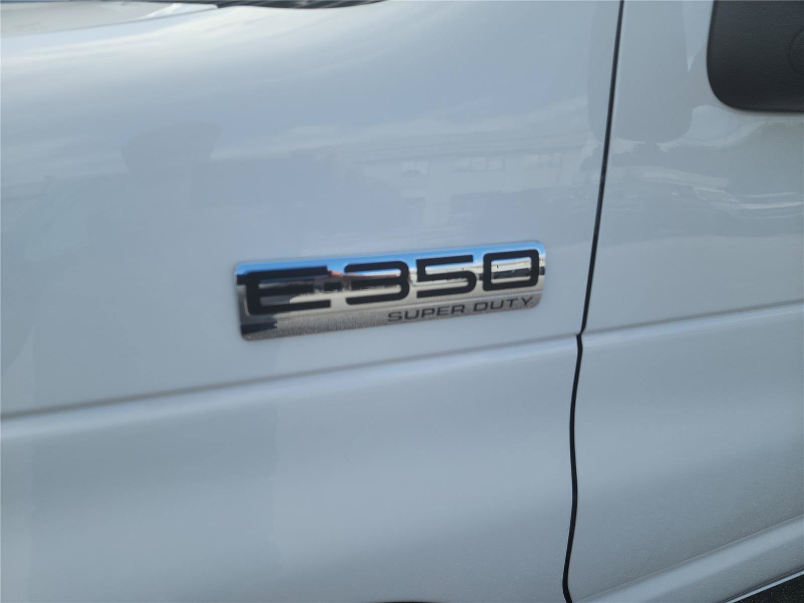 New 2027 Ford E-350 and Econoline 350 Super Duty w/ Power Equipment Group RWD image 10