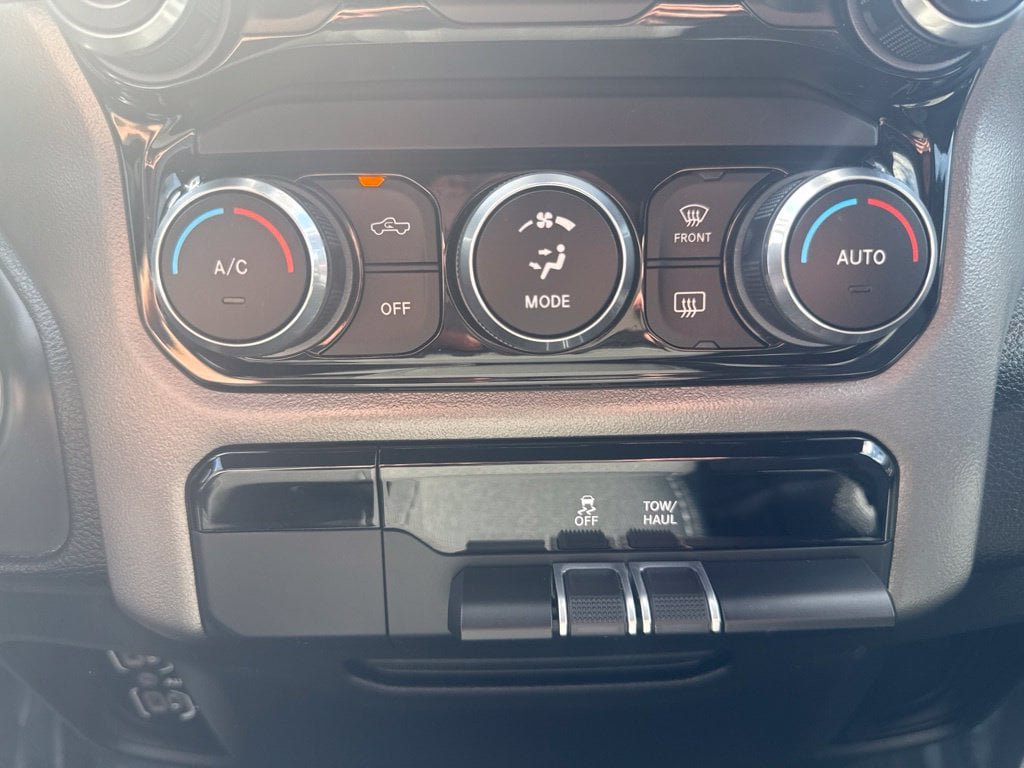 Used 2022 RAM 1500 Big Horn AWD/4WD image 34