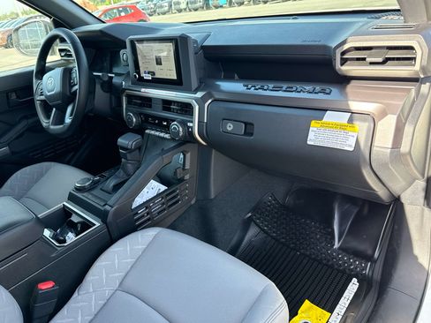 New 2026 Toyota Tacoma SR5 AWD/4WD image 17