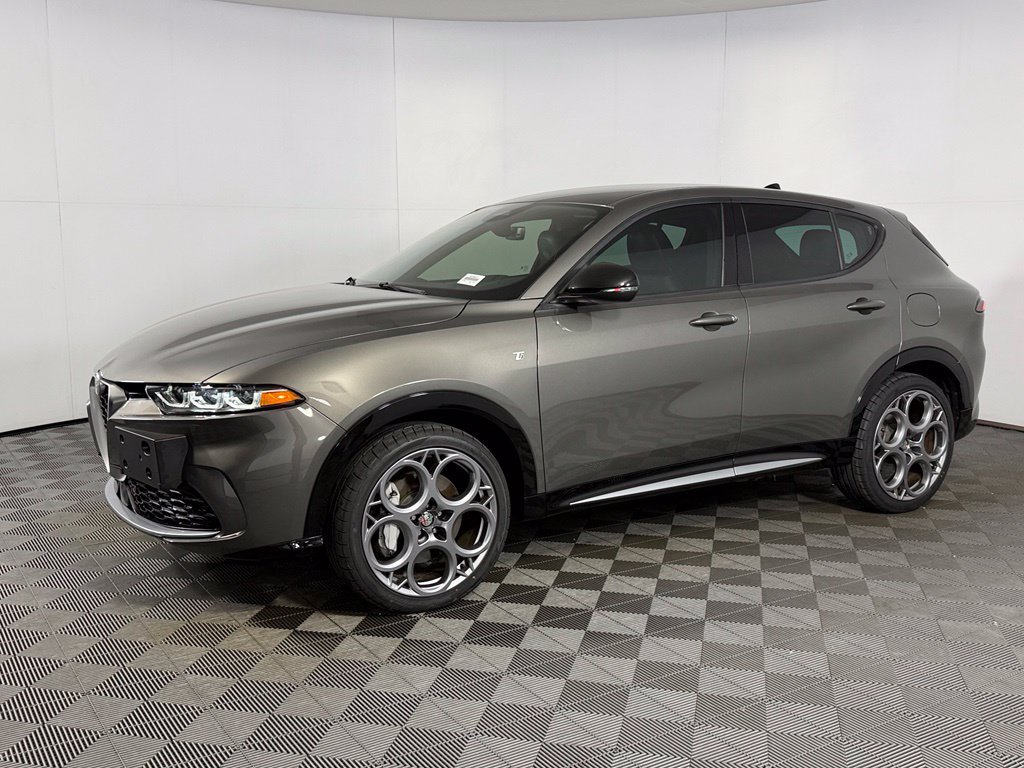 Used 2024 Alfa Romeo Tonale Ti w/ Premium Interior Package AWD/4WD image 11