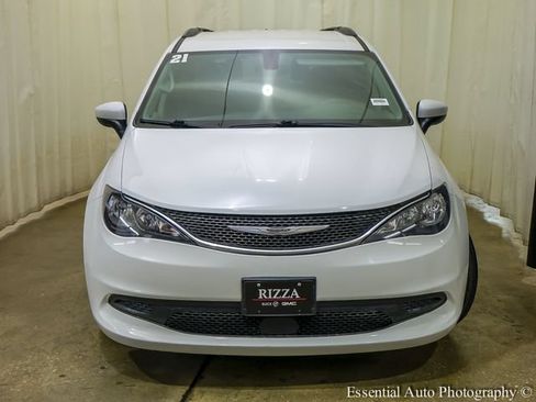 Used 2021 Chrysler Voyager Lxi FWD image 7