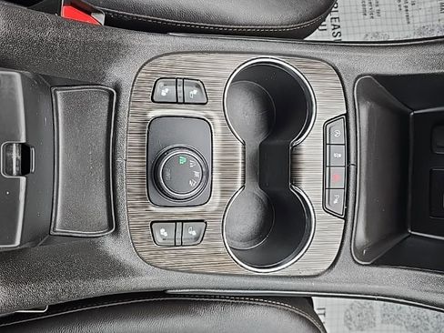 Used 2020 GMC Acadia SLT image 36