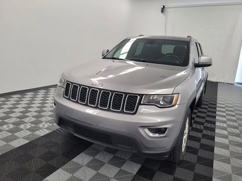 Used 2018 Jeep Grand Cherokee Laredo RWD image 15
