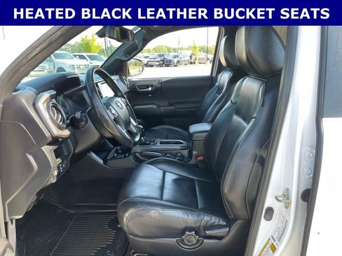Used 2018 Toyota Tacoma TRD Sport AWD/4WD image 5