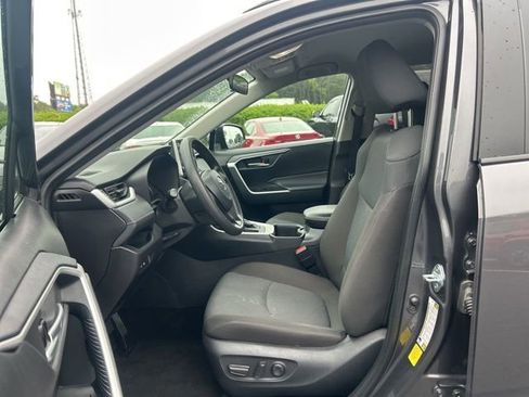 Used 2025 Toyota RAV4 XLE FWD image 17
