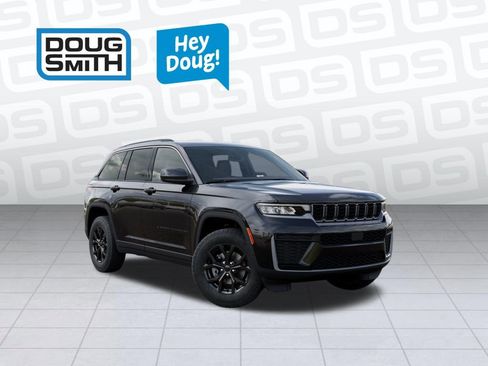 New 2026 Jeep Grand Cherokee Altitude image 5