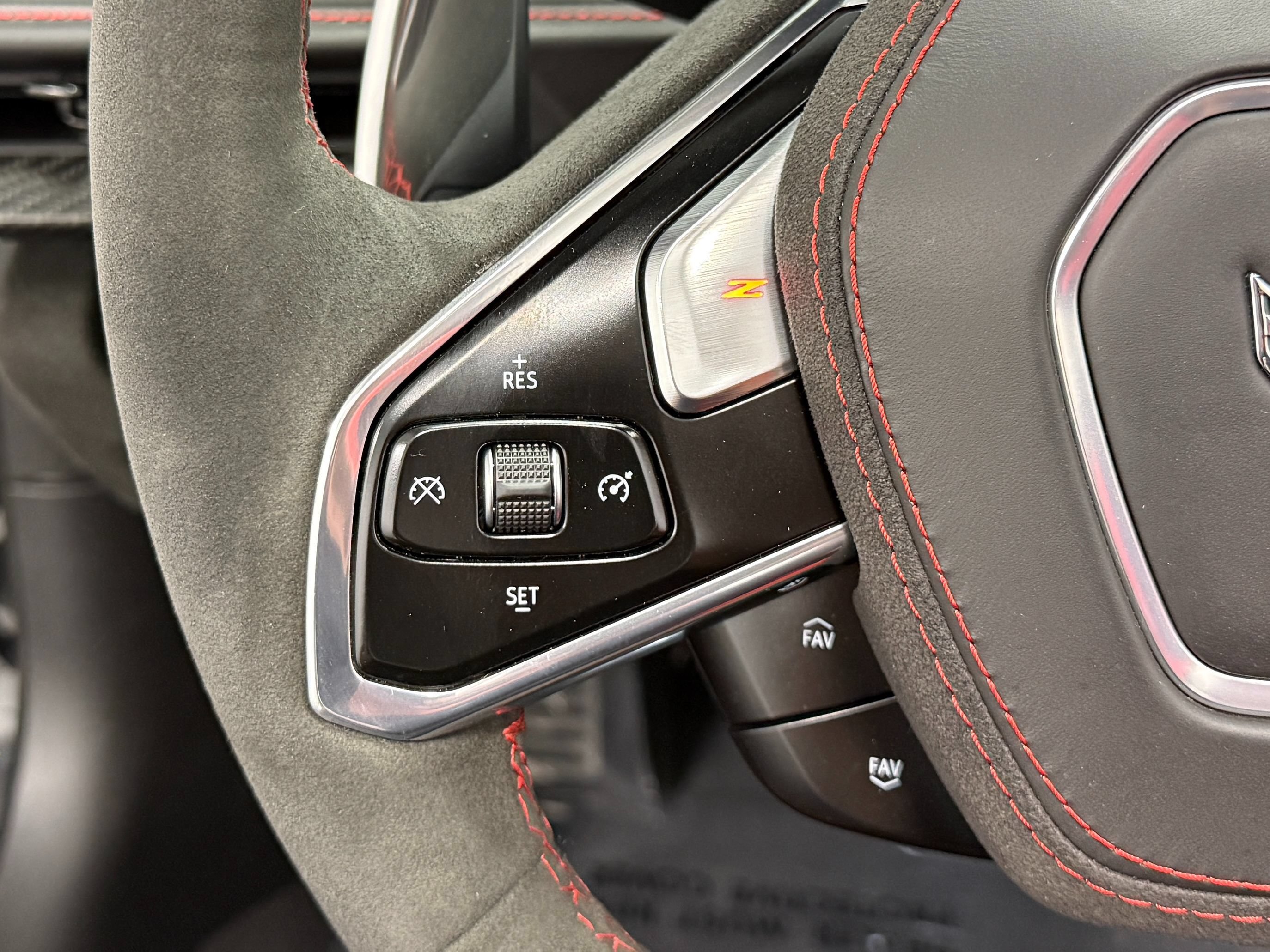 Used 2021 Chevrolet Corvette Stingray Premium Conv w/ Z51 Performance Package RWD image 23