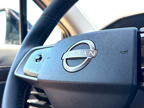 Used 2025 Nissan Murano SV AWD/4WD image 30