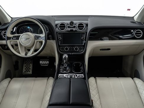 Used 2020 Bentley Bentayga V8 image 27